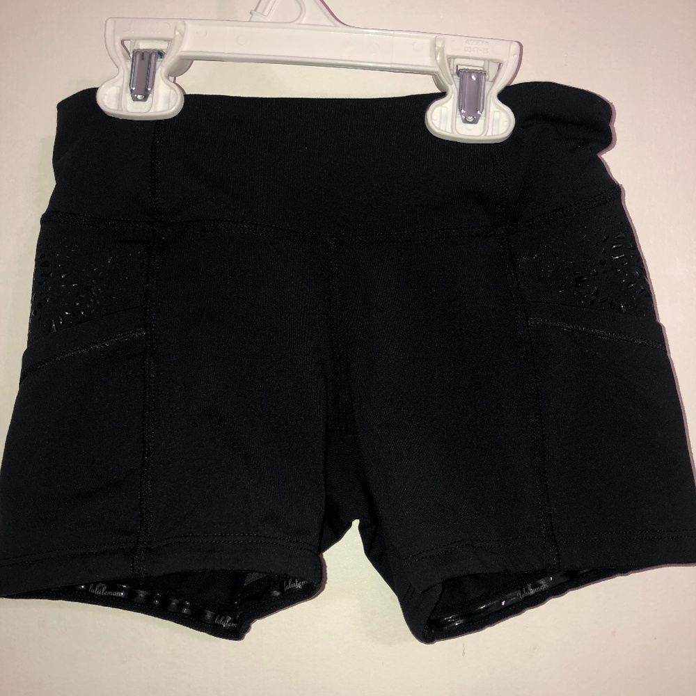 Lululemon 2.5" spandex